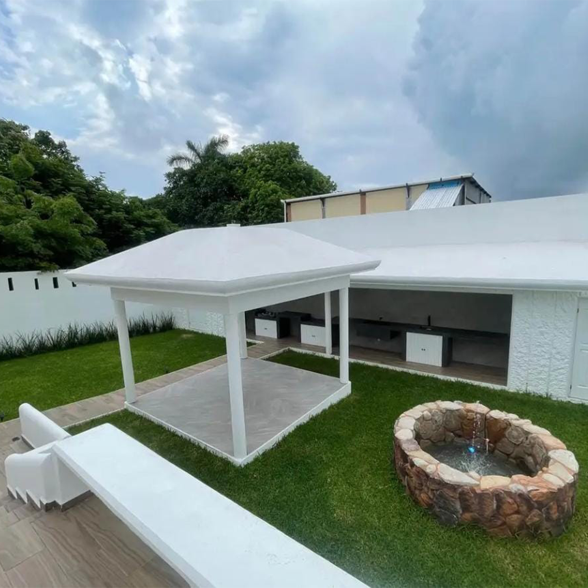 Bonita Casa en Venta Loma del Gallo - Imagen 1