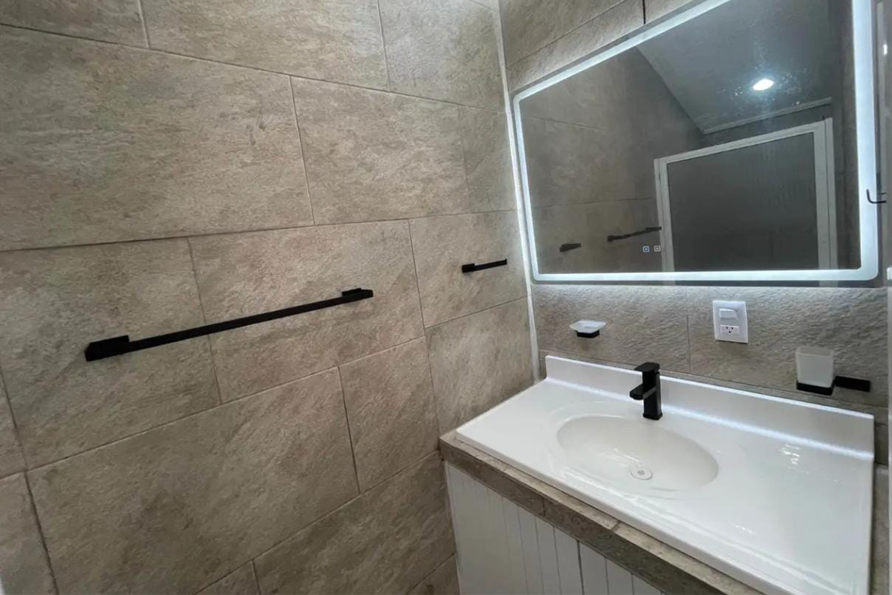 Bonita Casa en Venta Loma del Gallo - Imagen 4