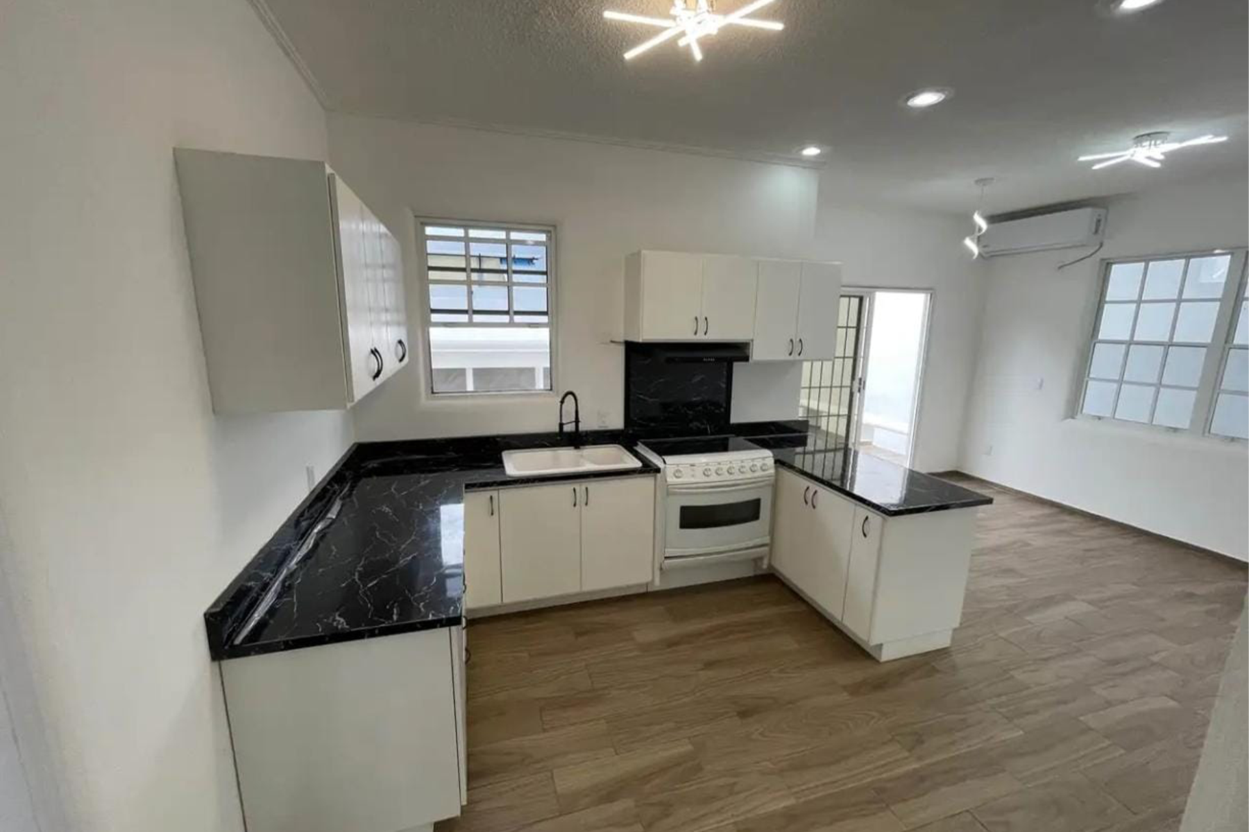 Bonita Casa en Venta Loma del Gallo - Imagen 10