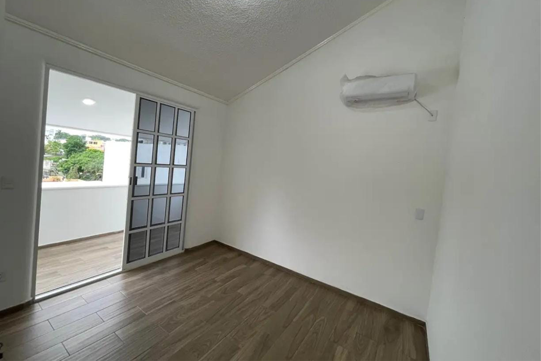 Bonita Casa en Venta Loma del Gallo - Imagen 9